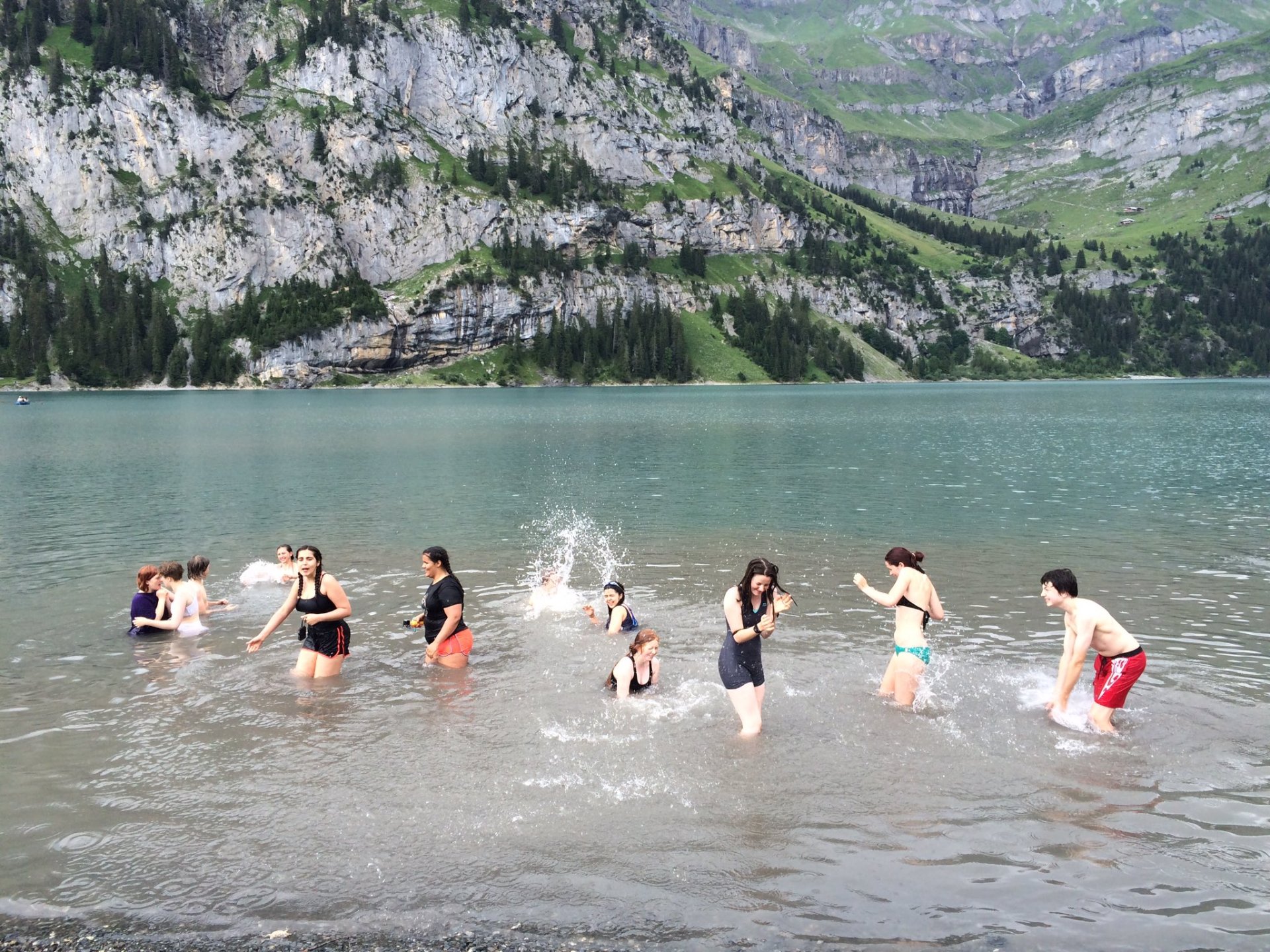 ConmNurXgAAlIgi.jpg-large